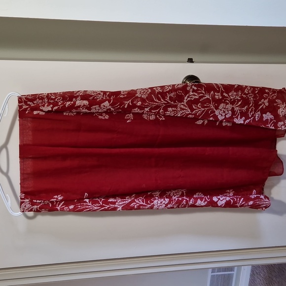 Red scarf - Picture 4 of 4